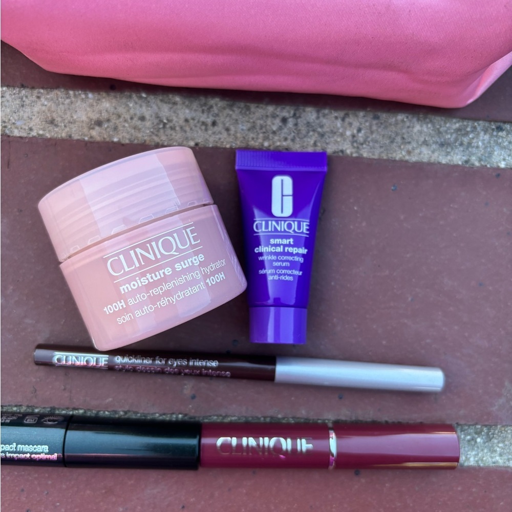Clinique Pink Kids Accessory Pouch - Picture 2 of 8